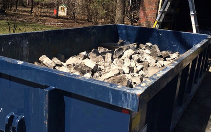 Mesa Construction Debris Removal: Roll-Off Dumpster Solutions