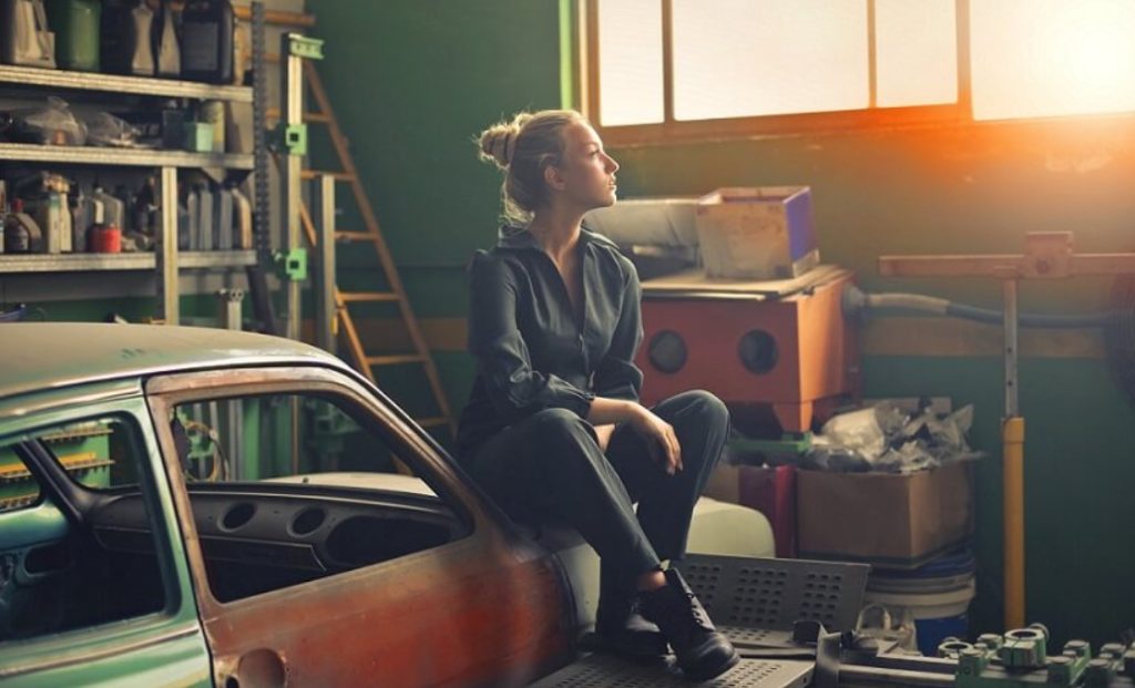Scottsdale Garage Cleanout Tips Using a Roll-Off Dumpster