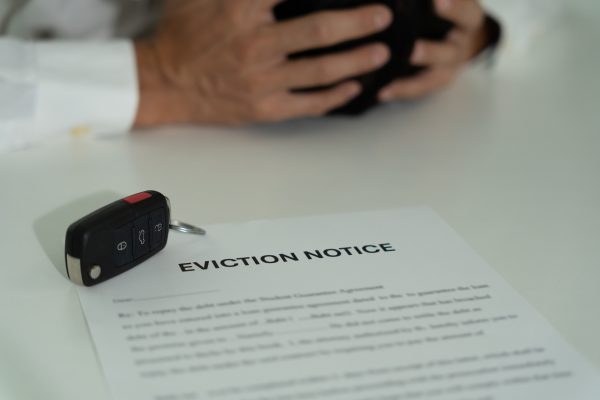Tenant Turnover & Eviction Cleanouts in Apache Junction: Landlord Guide
