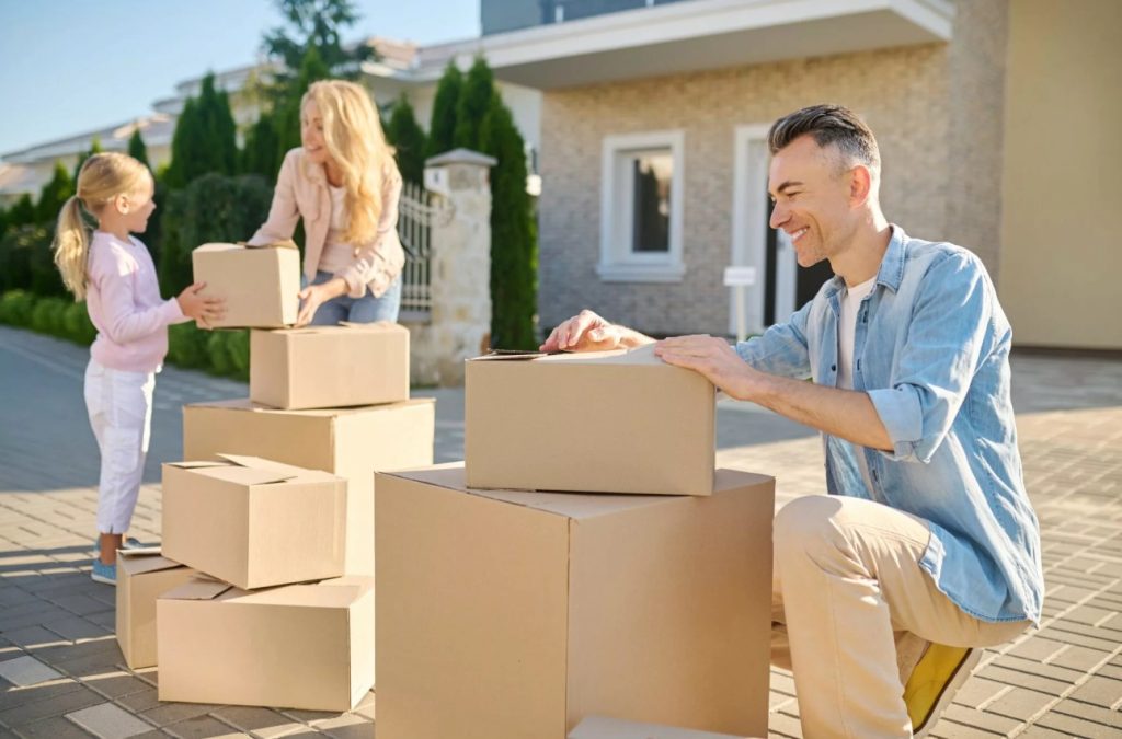 Tenant Turnover & Eviction Cleanouts in Kingman: A Landlord’s Guide