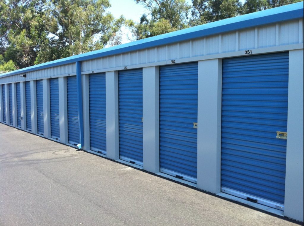 Storage Unit Cleanouts in Glendale: Empty It in a Day