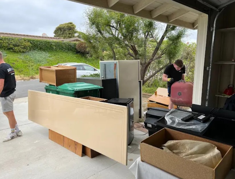 Garage Cleanout Services in Marana: What to Know Before You Start