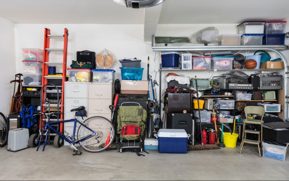 Garage Cleanout Services in Surprise: What to Know Before You Start