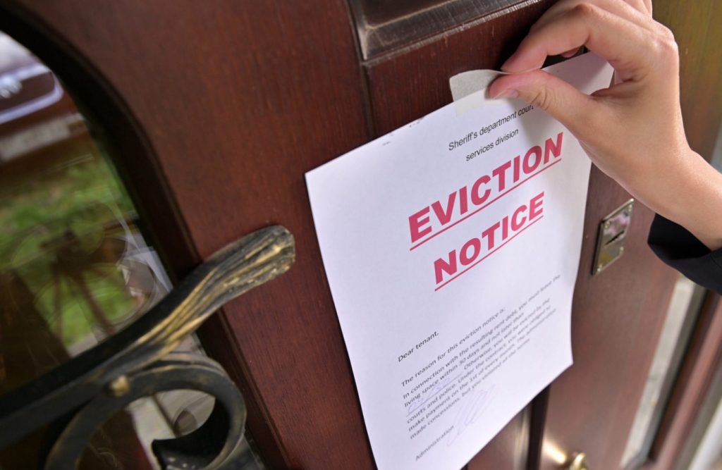 Tenant Turnover & Eviction Cleanouts in Goodyear: Landlord Guide