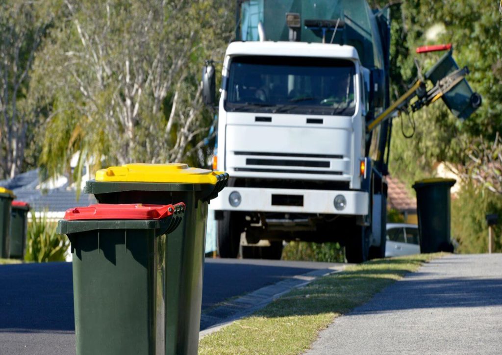 Scottsdale Quarter Service Corridor Housekeeping: Recurring Junk Removal