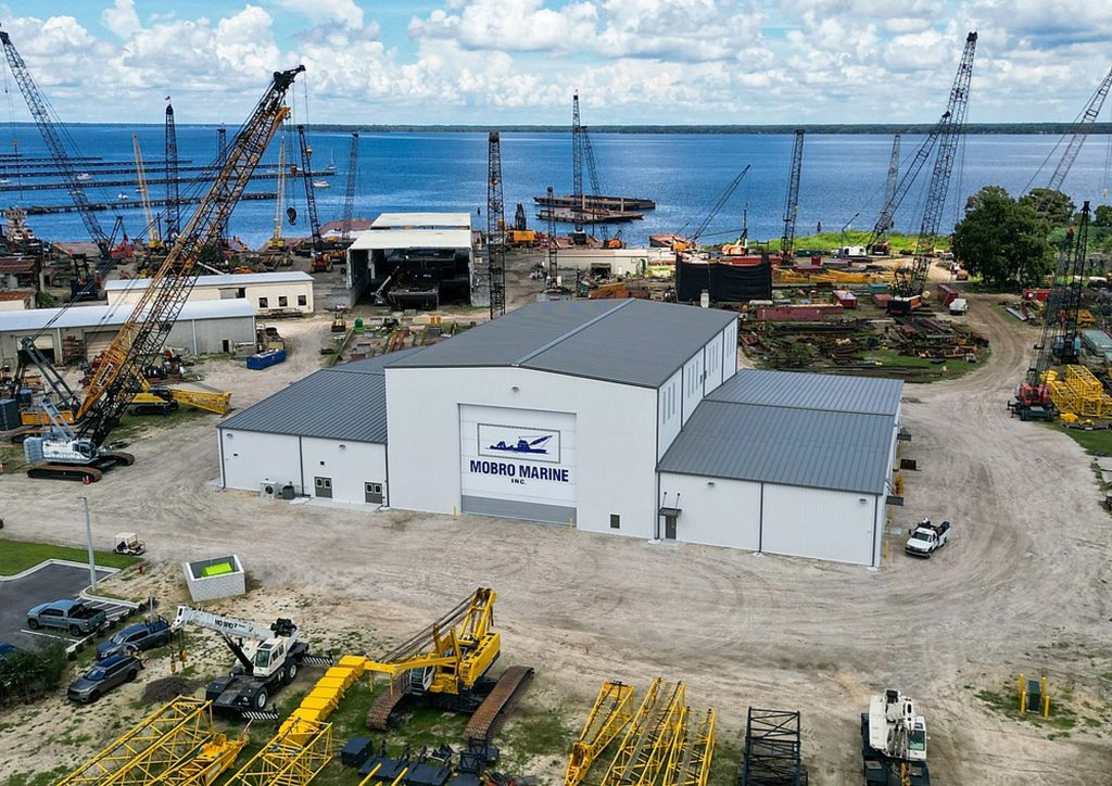 Scottsdale Waterfront Roof Mechanical Replacement: Crane and Dumpster Workflow