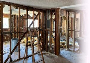 North Scottsdale Gut Remodels: Outlining a Debris Schedule per Trade